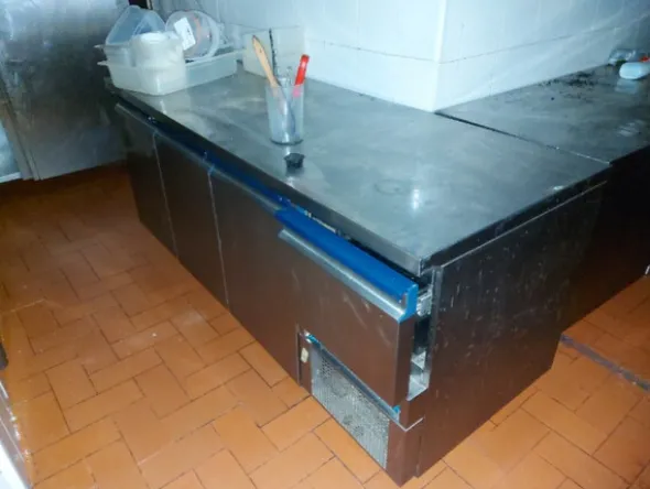 1#8228 Attrezzature ed arredo per ristorazione