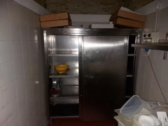 1#8228 Attrezzature ed arredo per ristorazione