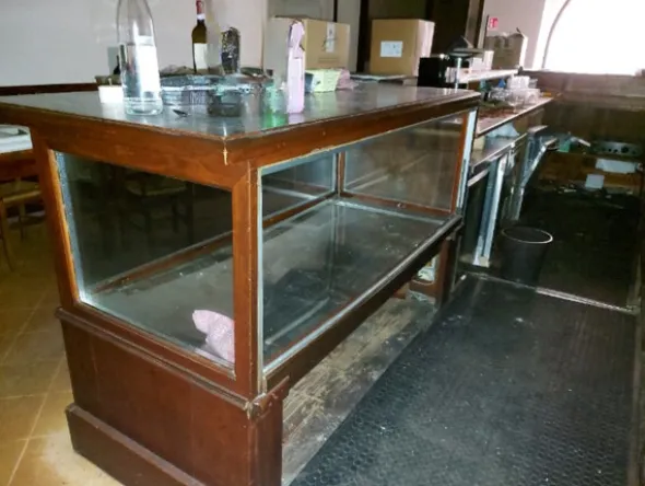 1#8228 Attrezzature ed arredo per ristorazione