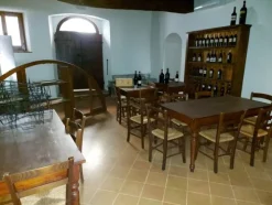 1#8228 Attrezzature ed arredo per ristorazione
