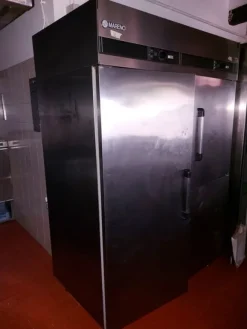 1#8228 Attrezzature ed arredo per ristorazione