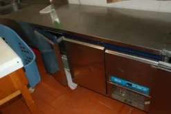 1#8228 Attrezzature ed arredo per ristorazione