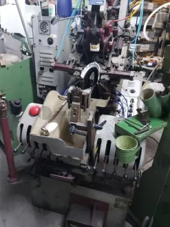 2#8561 Attrezzature e macchine per l'industria calzaturiera