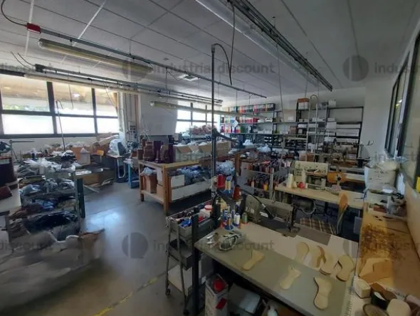 2#8561 Attrezzature e macchine per l'industria calzaturiera