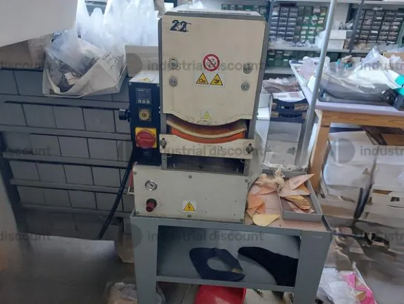 2#8561 Attrezzature e macchine per l'industria calzaturiera