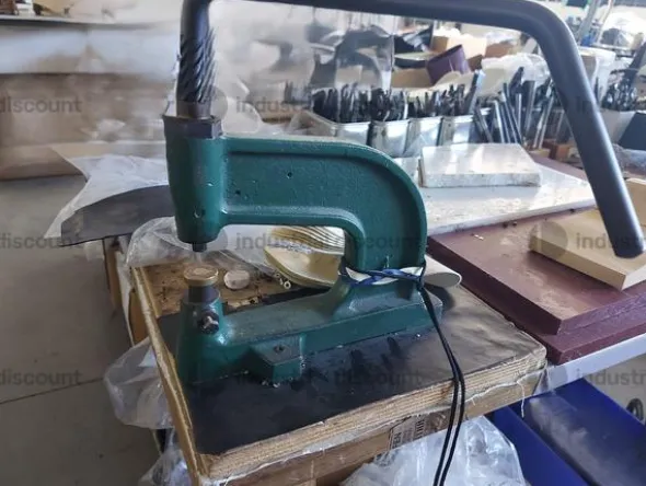 2#8561 Attrezzature e macchine per l'industria calzaturiera
