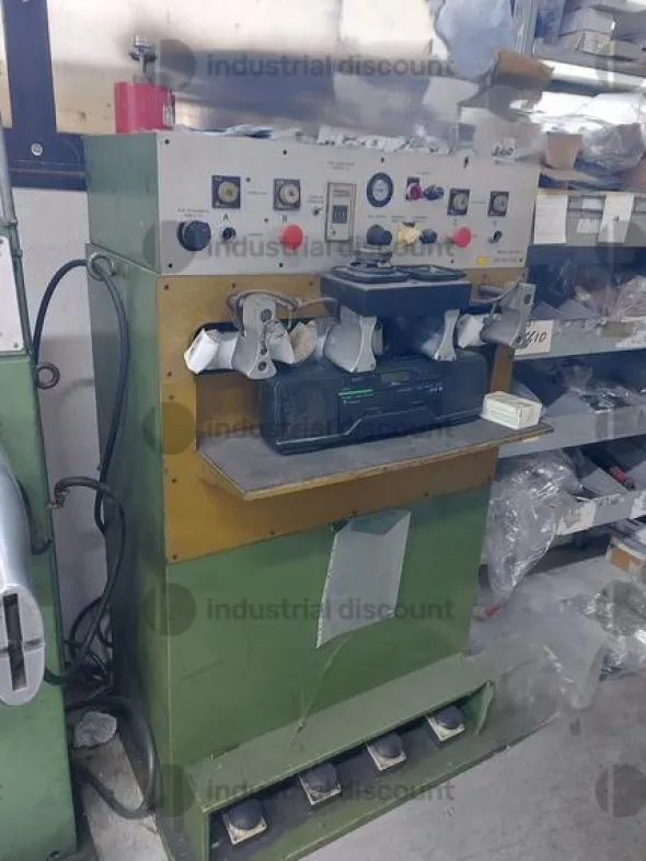2#8561 Attrezzature e macchine per l'industria calzaturiera