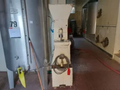 4#81150 Attrezzature e macchine per la viticoltura