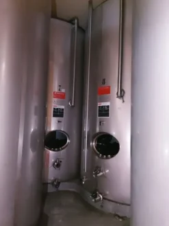 4#81150 Attrezzature e macchine per la viticoltura