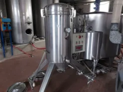 4#81150 Attrezzature e macchine per la viticoltura