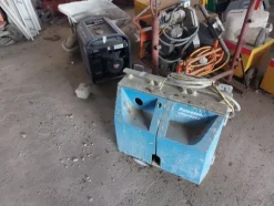 9#7900 Attrezzature e materiali da cantiere