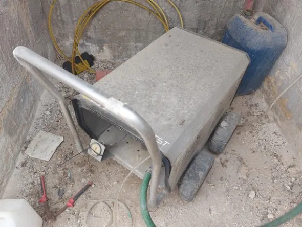3#7900 Attrezzature e materiali da officina