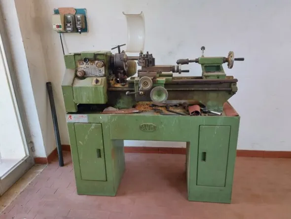 48#7333 Attrezzature e materiali da officina elettrica