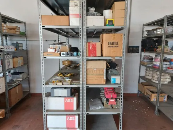 48#7333 Attrezzature e materiali da officina elettrica