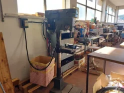 48#7333 Attrezzature e materiali da officina elettrica