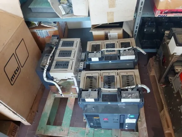 48#7333 Attrezzature e materiali da officina elettrica