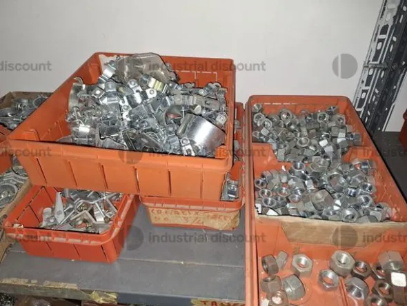 1#9764 Attrezzature, materiale di consumo e minuteria da elettricista, arredi da ufficio e scaffalature