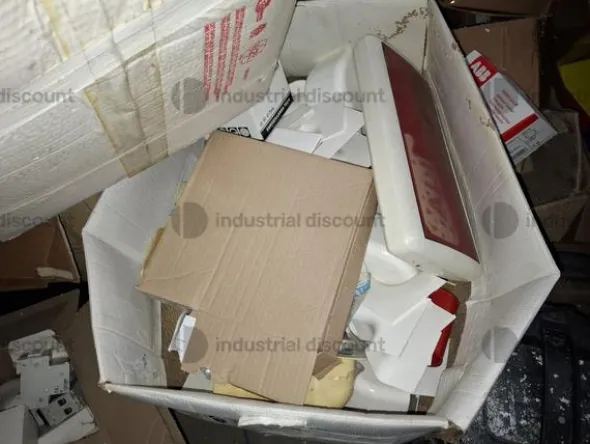 1#9764 Attrezzature, materiale di consumo e minuteria da elettricista, arredi da ufficio e scaffalature