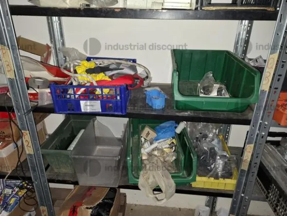 1#9764 Attrezzature, materiale di consumo e minuteria da elettricista, arredi da ufficio e scaffalature