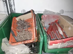 1#9764 Attrezzature, materiale di consumo e minuteria da elettricista, arredi da ufficio e scaffalature
