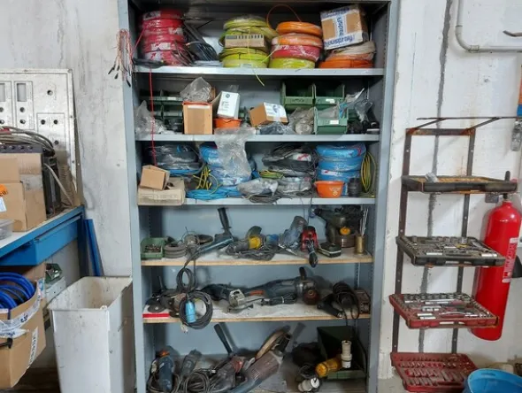 7#7899 Attrezzature officina