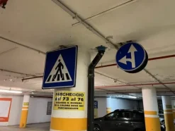 26#7897 Attrezzature parcheggio multipiano