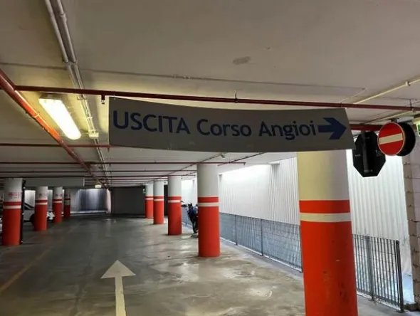 26#7897 Attrezzature parcheggio multipiano