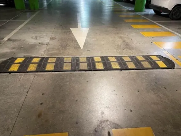 26#7897 Attrezzature parcheggio multipiano