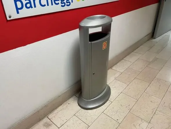 26#7897 Attrezzature parcheggio multipiano
