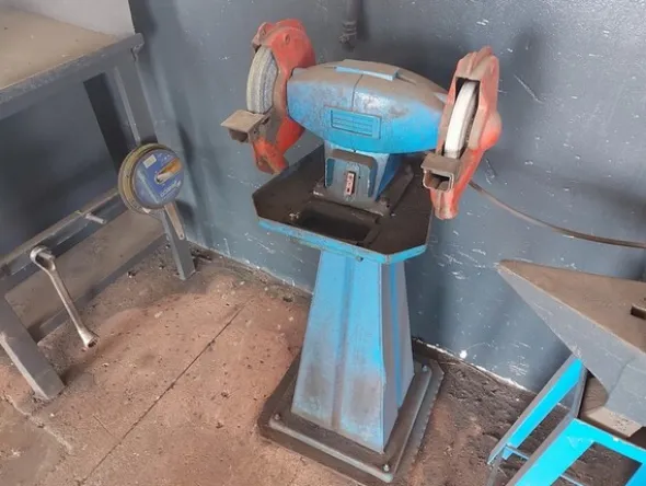 7#6508 Attrezzature per la lavorazione del ferro