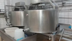 3#6815 Attrezzature per la produzione di formaggi e latticini