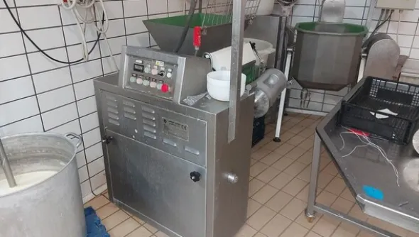3#6815 Attrezzature per la produzione di formaggi e latticini