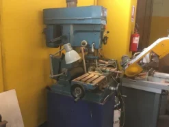 12#6964 Attrezzature per officina meccanica