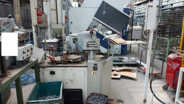 12#71740 Attrezzature per premontaggio vasca