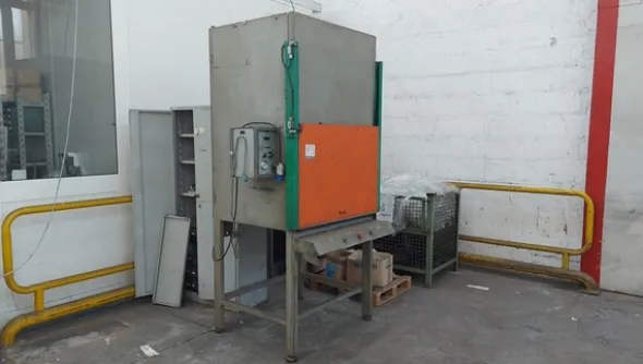 12#71740 Attrezzature per premontaggio vasca