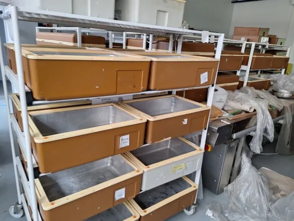 1#8337 Attrezzature per ristorazione