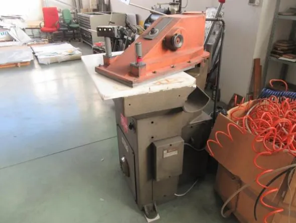 2#4450 Attrezzature produzione timbri e articoli cancelleria