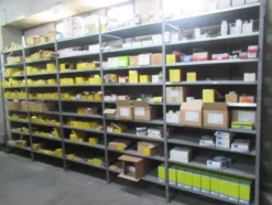 1#8700 Attrezzature varie di magazzino e rimanenze di materiale elettrico e veicoli