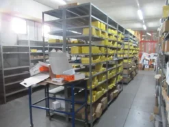 1#8700 Attrezzature varie di magazzino e rimanenze di materiale elettrico e veicoli