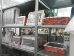 5#8599 Attrezzature varie di magazzino e rimanenze di materiale elettrico