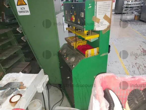 7#9756 Attrezzaure e macchinari vari