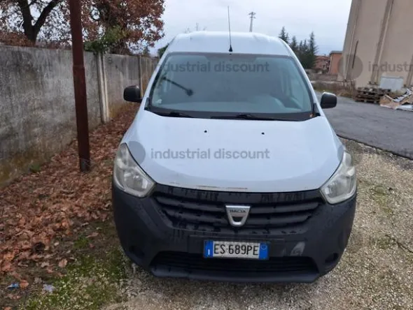 38#9770 Autocarro Dacia Dokker