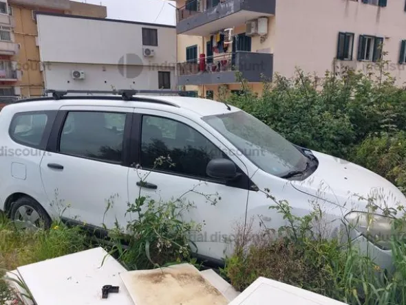 3#9322 Autocarro Dacia Lodgy