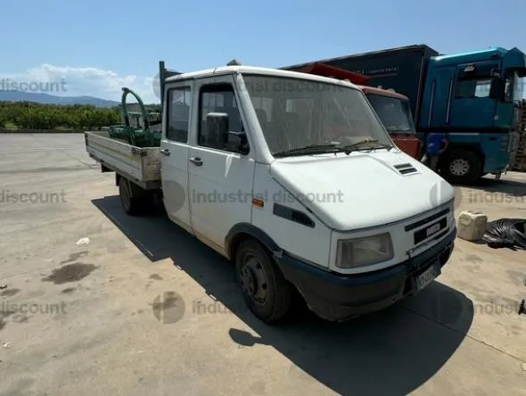 4#8985 Autocarro Fiat Iveco