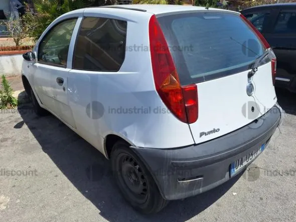 2#10104 Autocarro Fiat Punto