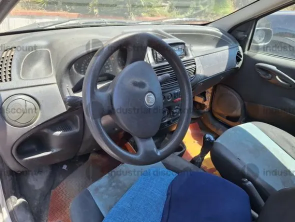 2#10104 Autocarro Fiat Punto