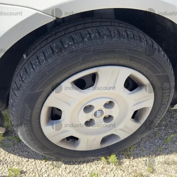 6#9267 Autocarro Fiat Punto 1.3 multijet