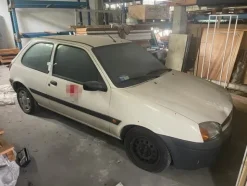 1#7910 Autocarro Ford Fiesta