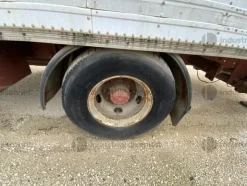 1#9768 Autocarro Iveco
