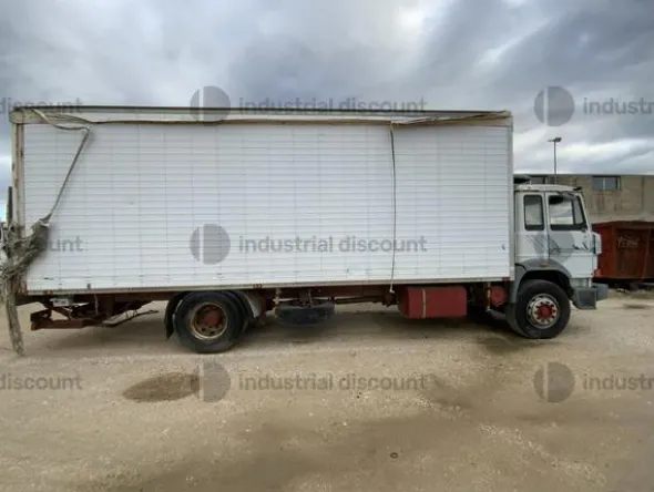 1#9768 Autocarro Iveco